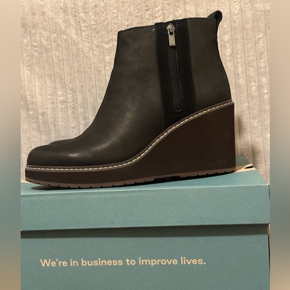 Toms Black Wedge Ankle Boots - Picture 3 of 7